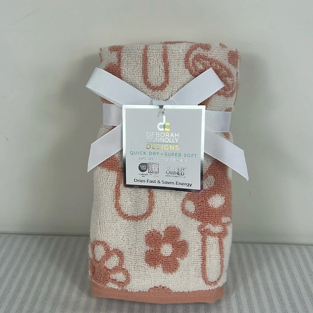 Deborah Connolly Mushroom Finger Tip Towels Pink White Quick Dry Set of 2 NEW